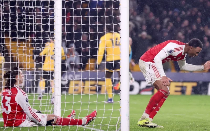 سقوط متصدر البريميرليج.. صراع آرسنال ومانشستر سيتي يشتعل في جولات الحسم الشاقة